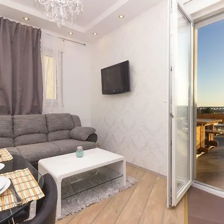 Sea View With Jaccuzzi Apartman