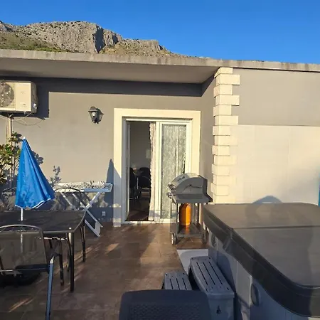 Апартаменти Pool, Sauna, Jacuzzi With Sea View - Josipa *
