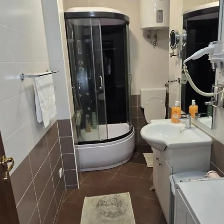 Апартаменти Pool, Sauna, Jacuzzi With Sea View - Josipa Подстрана