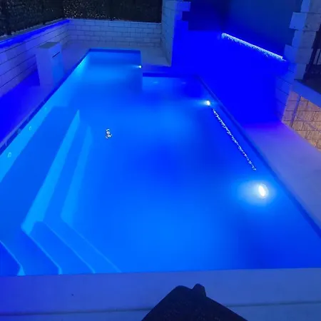 Pool, Sauna, Jacuzzi With Sea View - Josipa Apartman Podstrana
