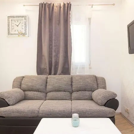 Pool, Sauna, Jacuzzi With Sea View - Apartment Josipa *
