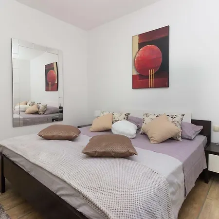 Sea View With Jaccuzzi Podstrana